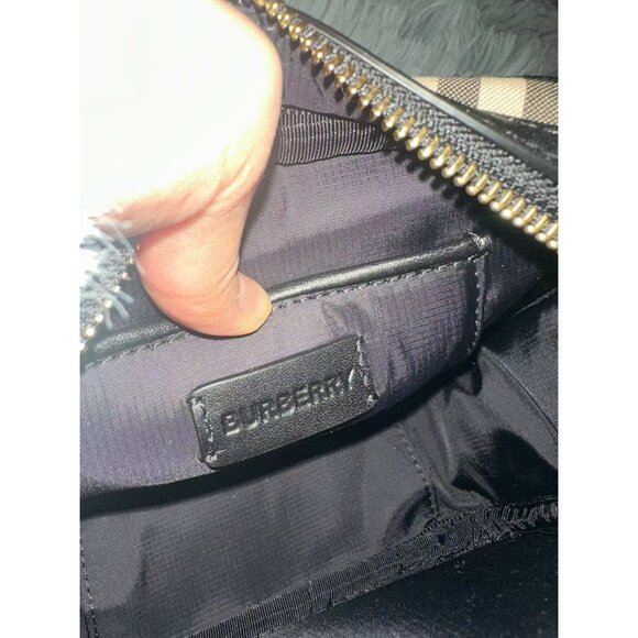 Burberry Checkered Crossbody Bag With Red Strap & Embroidered Patch - Picture 6 of 11